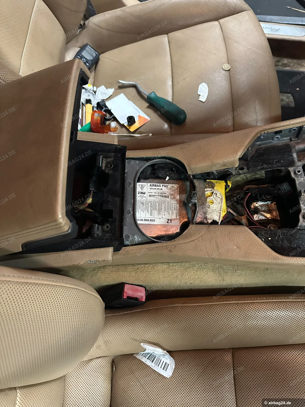 Foto der Einbaulage des Airbag-Steuergeräts
